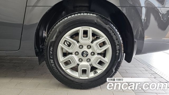 Hyundai Staria 2025 — photo 7
