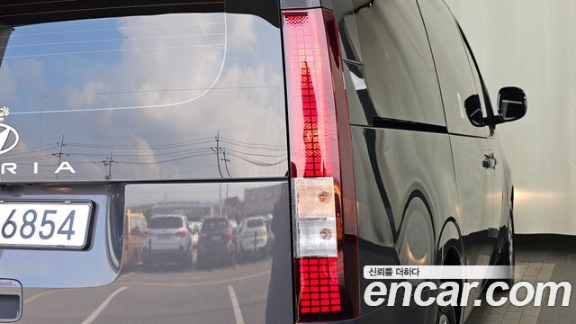 Hyundai Staria 2025 — photo 9