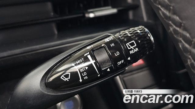 Hyundai Staria 2025 — photo 30