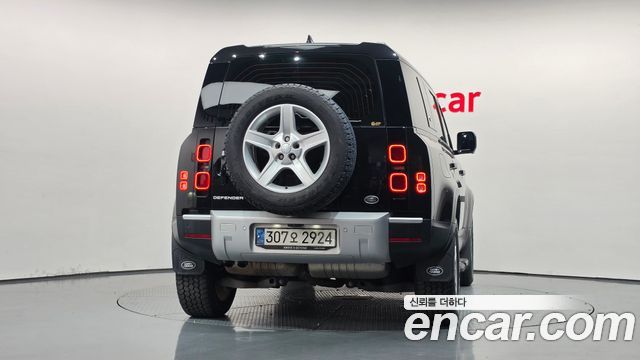 Land Rover Defender 2022 — photo 4