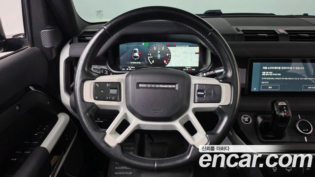 Land Rover Defender 2022 — photo 18