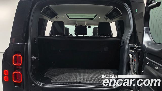 Land Rover Defender 2022 — photo 24