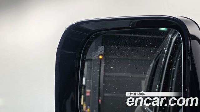 Land Rover Defender 2022 — photo 25