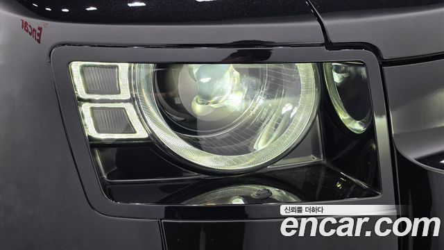 Land Rover Defender 2022 — photo 8