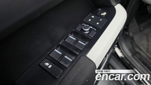 Land Rover Defender 2022 — photo 29