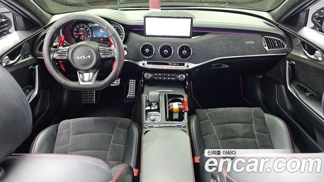 Kia Stinger 2022 — photo 10