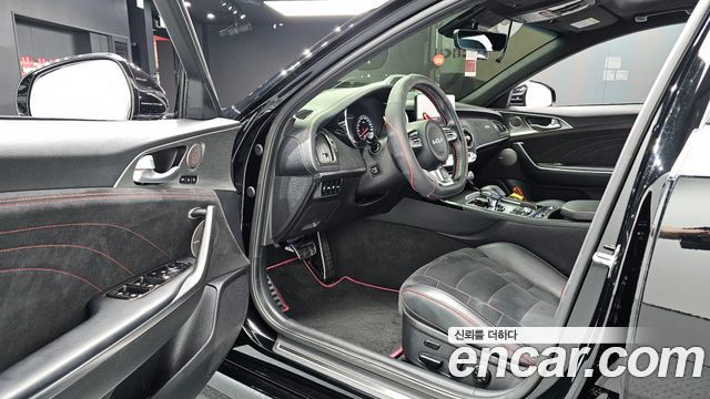Kia Stinger 2022 — photo 13