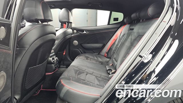 Kia Stinger 2022 — photo 18