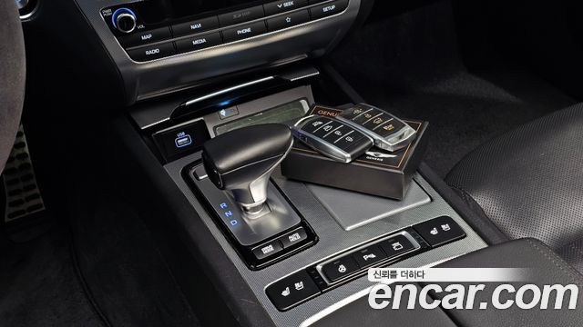 Genesis G80 2019 — photo 12