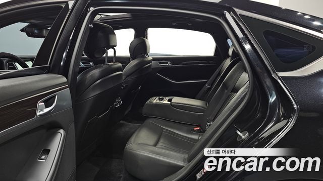 Genesis G80 2019 — photo 18