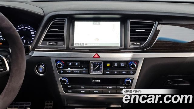 Genesis G80 2019 — photo 21