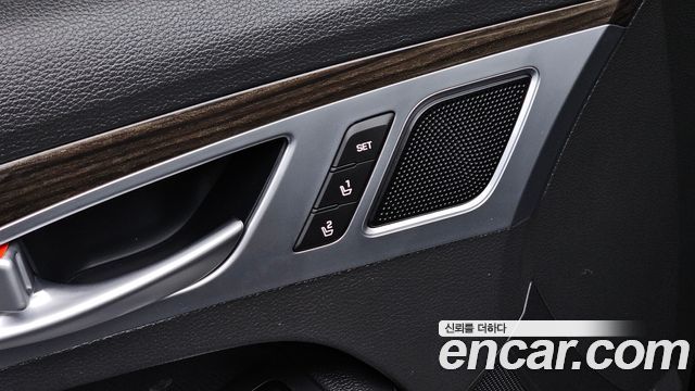 Genesis G80 2019 — photo 28