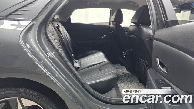 Hyundai AVANTE 2023 — photo 17