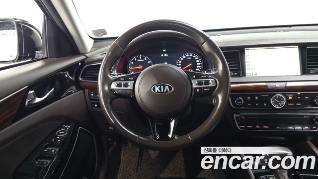 Kia K7 2017 — photo 18