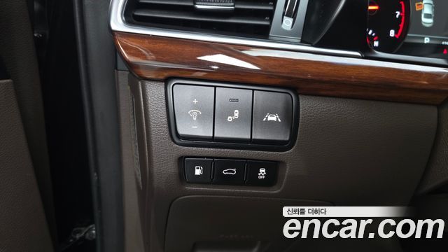 Kia K7 2017 — photo 22
