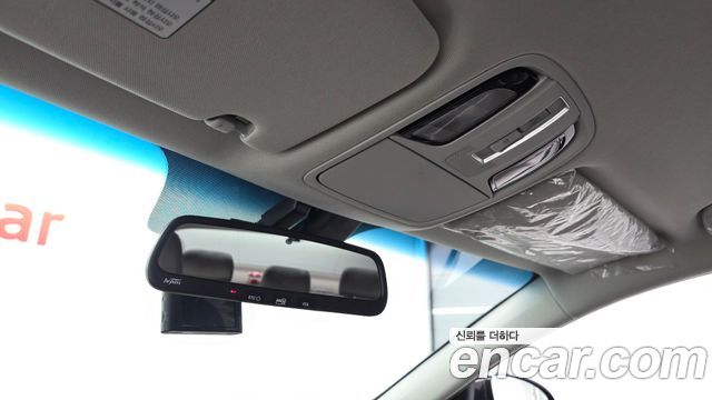 Kia K7 2017 — photo 23
