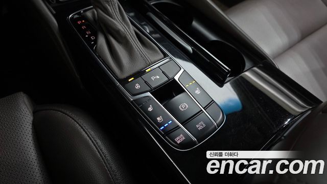 Kia K7 2017 — photo 24