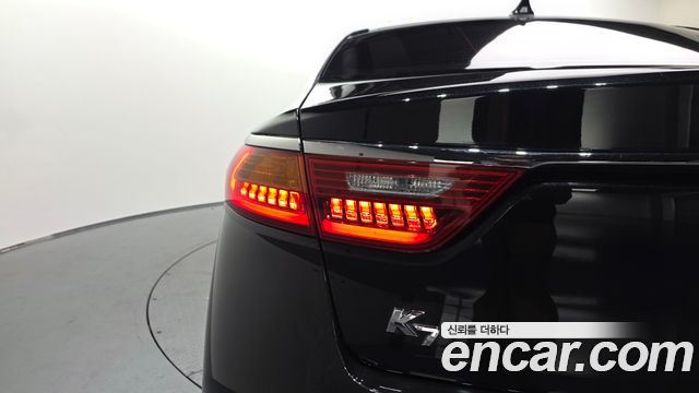 Kia K7 2017 — photo 9