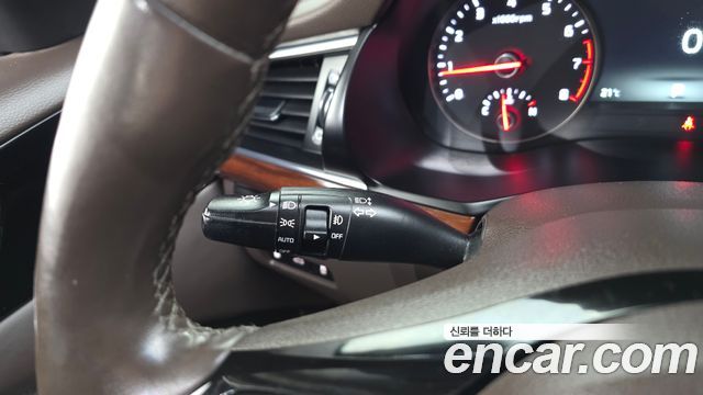 Kia K7 2017 — photo 27