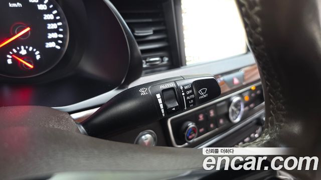 Kia K7 2017 — photo 28