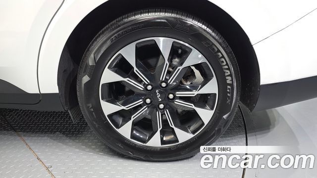 Kia Canival 2023 — photo 5