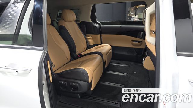 Kia Canival 2023 — photo 18
