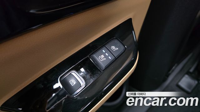 Kia Canival 2023 — photo 25