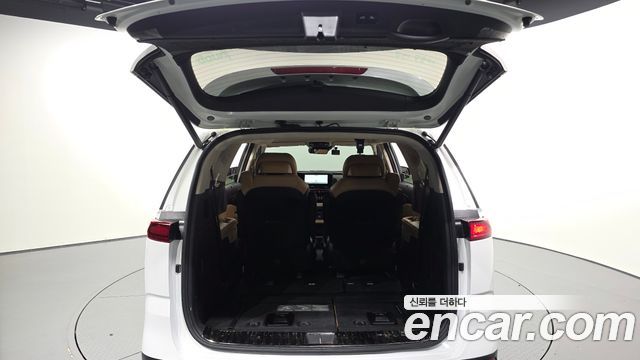 Kia Canival 2023 — photo 26