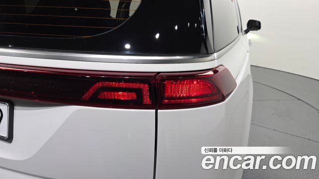 Kia Canival 2023 — photo 9