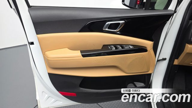 Kia Canival 2023 — photo 15