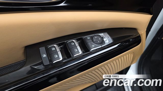 Kia Canival 2023 — photo 32