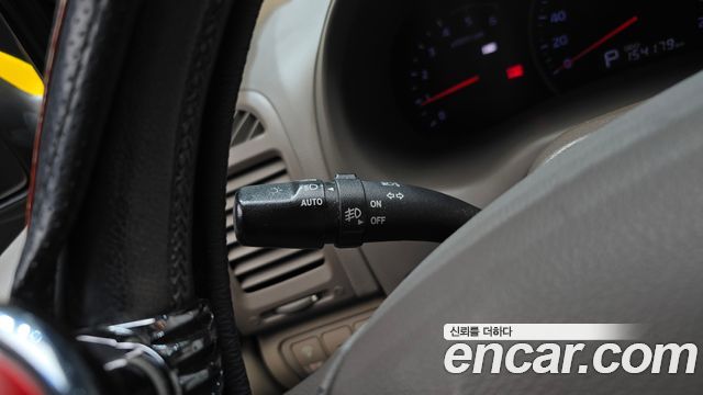 Kia Canival 2012 — photo 23