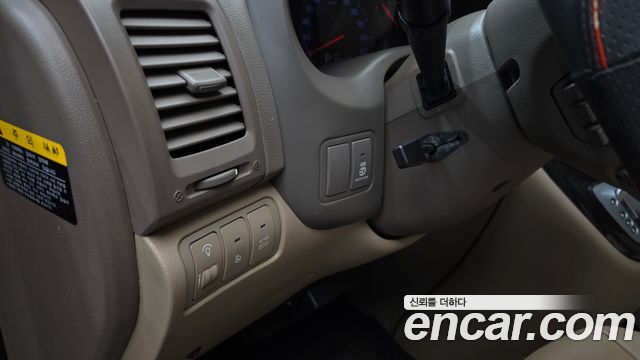 Kia Canival 2012 — photo 25