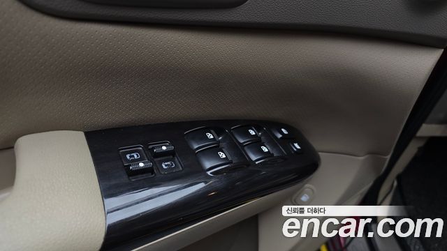 Kia Canival 2012 — photo 26