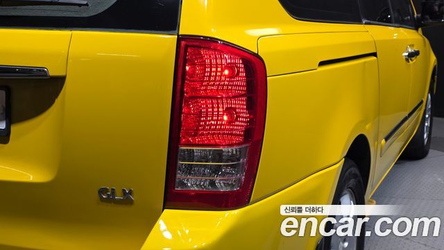Kia Canival 2012 — photo 9