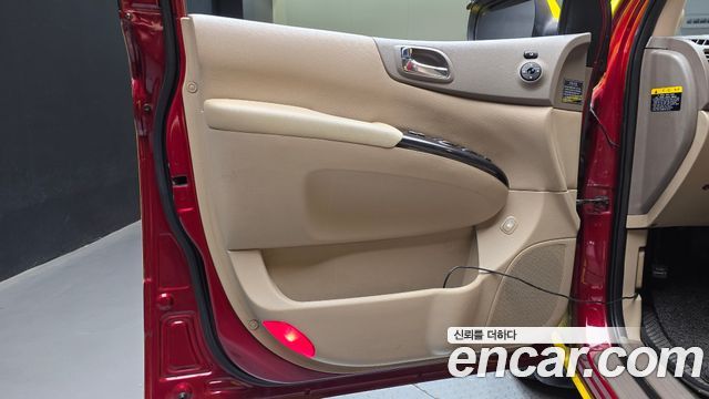 Kia Canival 2012 — photo 15