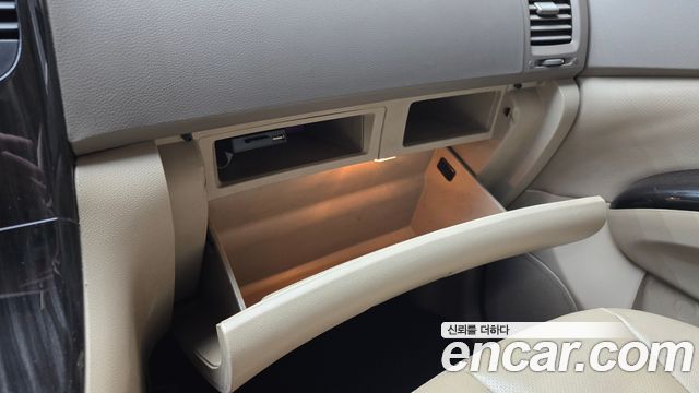 Kia Canival 2012 — photo 27
