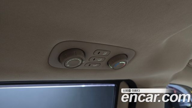 Kia Canival 2012 — photo 28