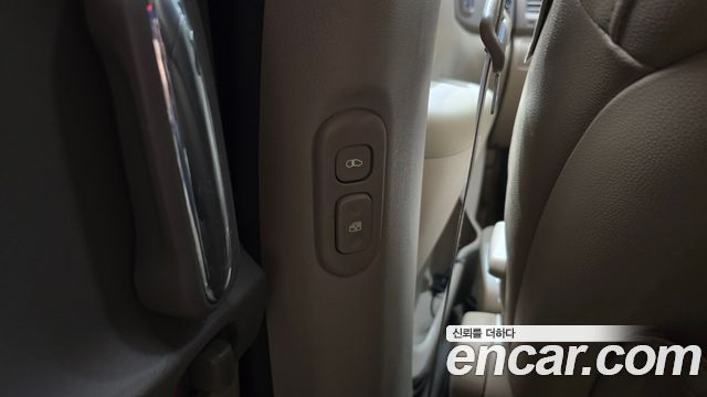 Kia Canival 2012 — photo 29
