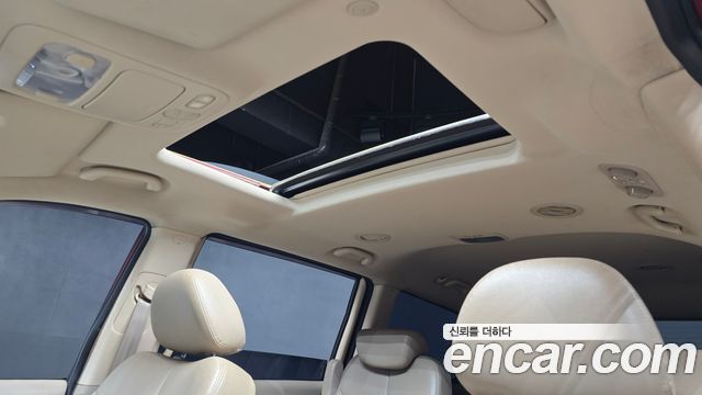 Kia Canival 2012 — photo 31