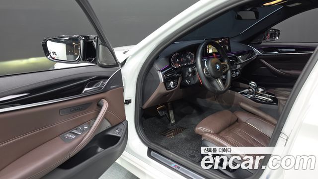 BMW 5-Series 2023 — photo 13