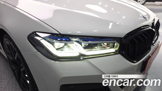 BMW 5-Series 2023 — photo 8