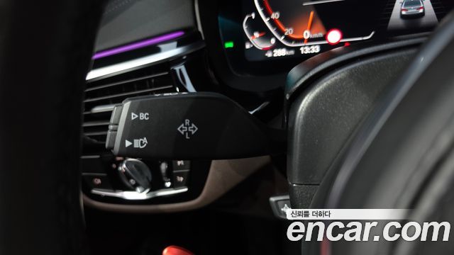 BMW 5-Series 2023 — photo 27