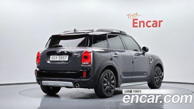 Mini Countryman 2019 — photo 2