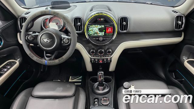 Mini Countryman 2019 — photo 10
