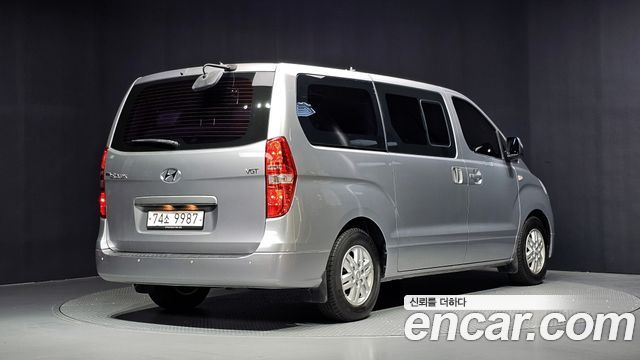 Hyundai Starex 2017 — photo 2