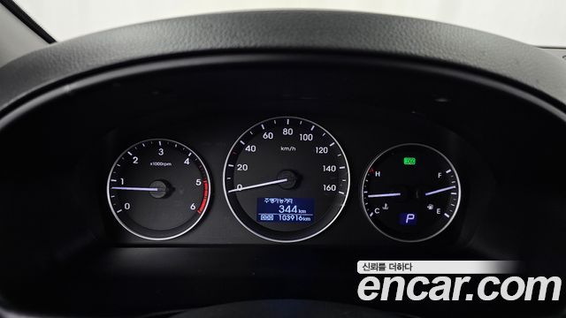 Hyundai Starex 2017 — photo 8