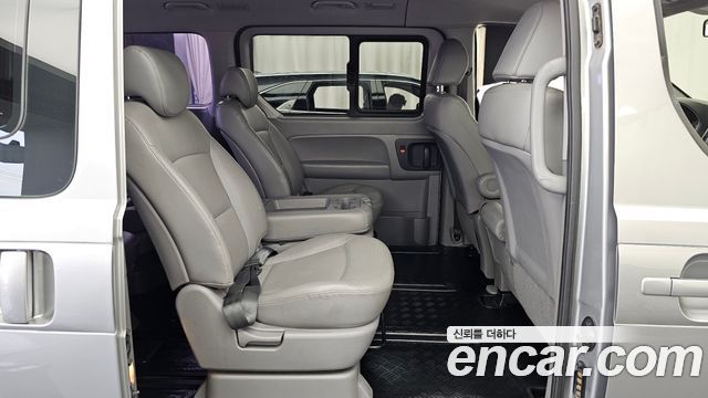 Hyundai Starex 2017 — photo 12