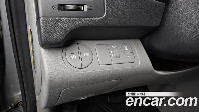 Hyundai Starex 2017 — photo 14
