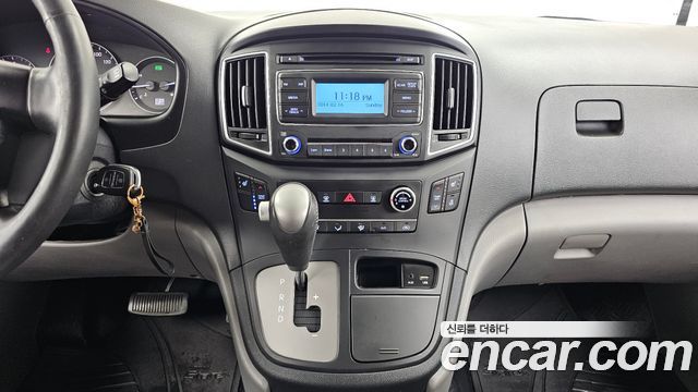 Hyundai Starex 2017 — photo 17